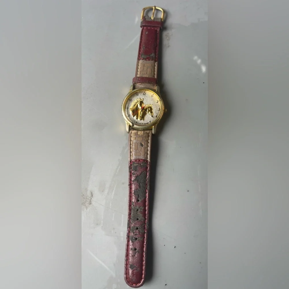 Watch Collectors -5 Different style watch’s (see photos ) $7.00 for all